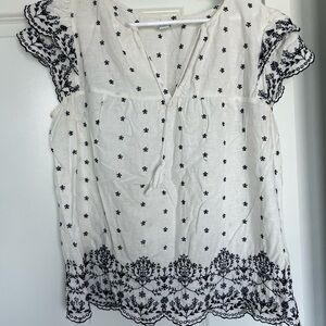 Old Navy White Blouse with Black Floral Embroidery Tassels Size L